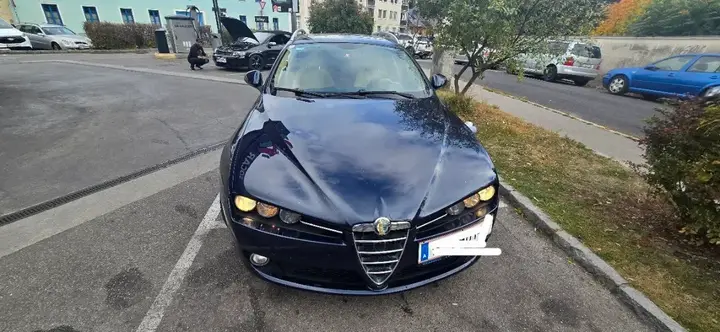 Alfa Romeo 159 2010 photo 3