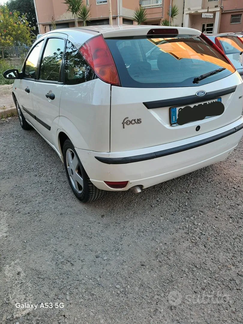 Ford Focus 2004 photo 2