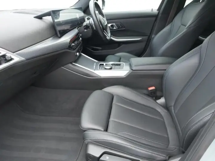 BMW 3 Series 2025 photo 5