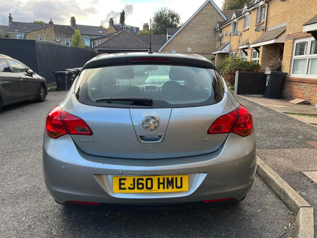 Vauxhall Astra 2010 photo 3