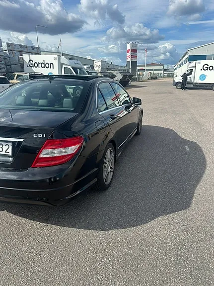 Mercedes-Benz C200 2011 photo 4