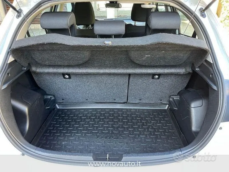 Toyota Yaris 2019 photo 5