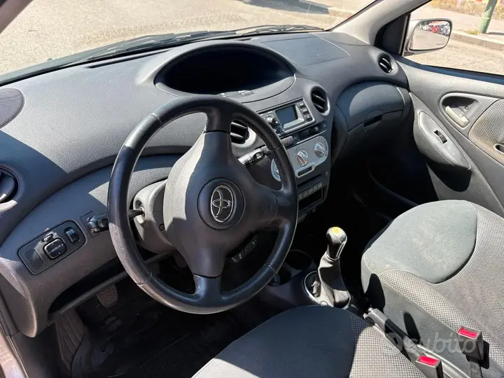 Toyota Yaris 2005 photo 5