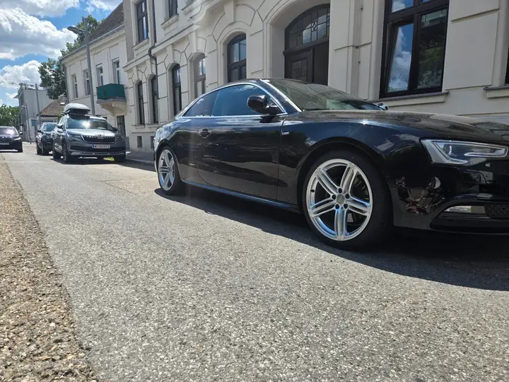 Audi A5 2012 photo 3