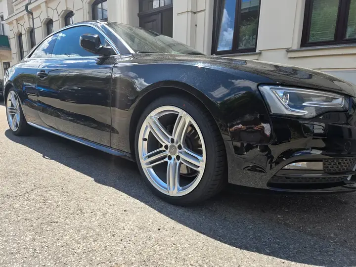 Audi A5 2012 photo 2