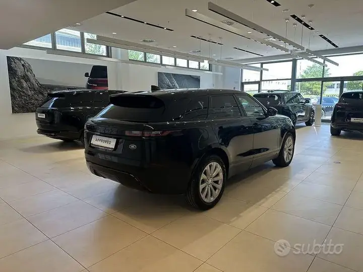 Land Rover Velar 2022 photo 2