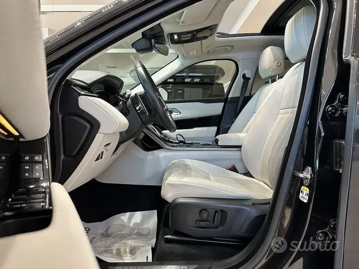Land Rover Velar 2022 photo 4
