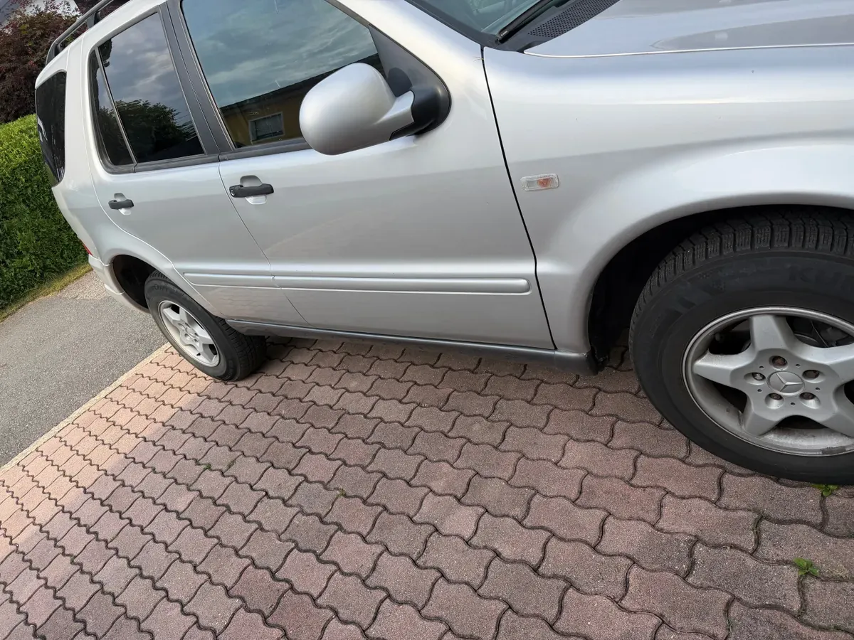 Mercedes-Benz M-Class 1998 photo 2
