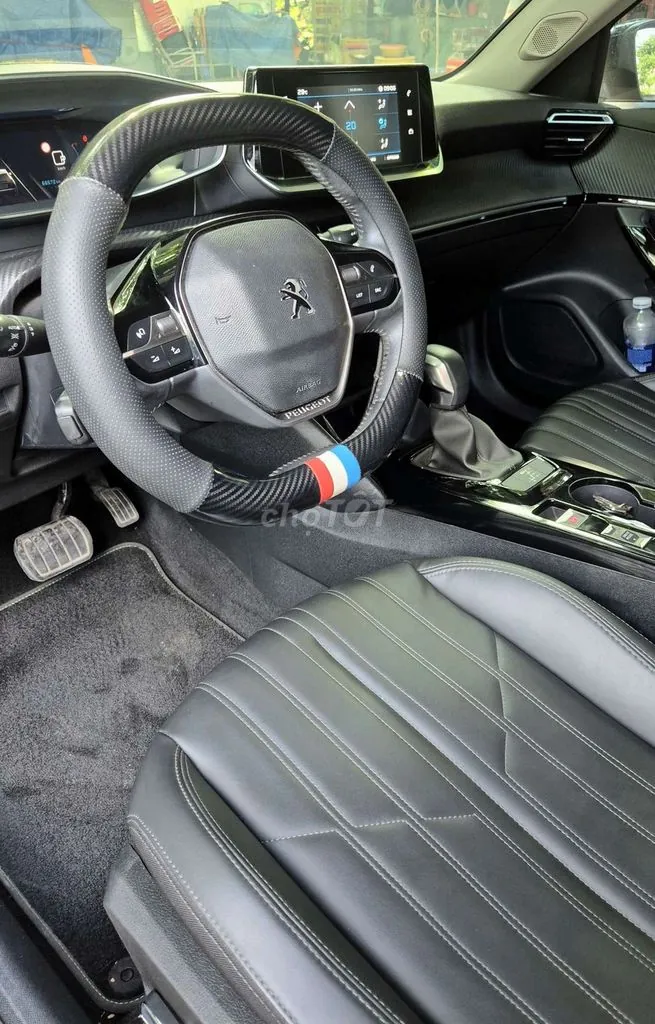 Peugeot 2008 2021 photo 5