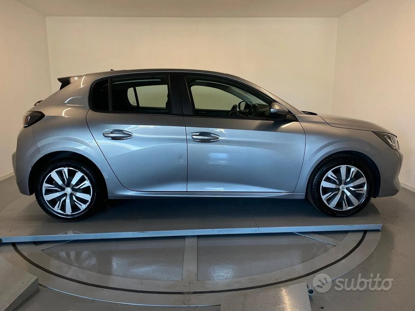 Peugeot 208 2021 photo 4
