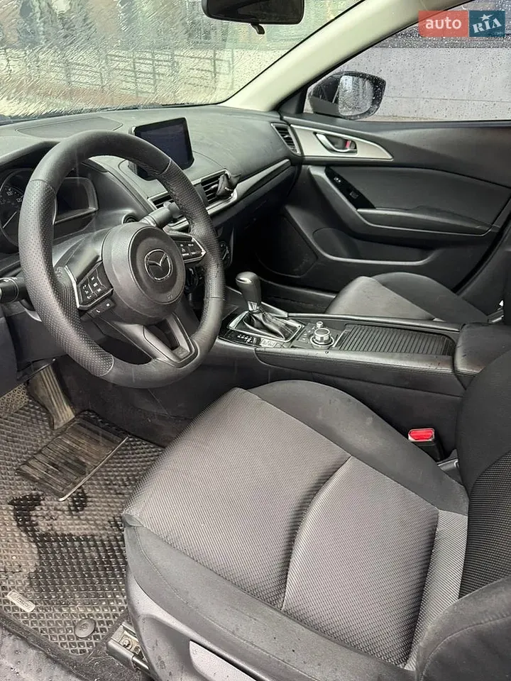 Mazda 3 2017 photo 2