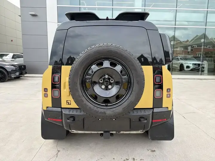 Land Rover Defender 2026 photo 4
