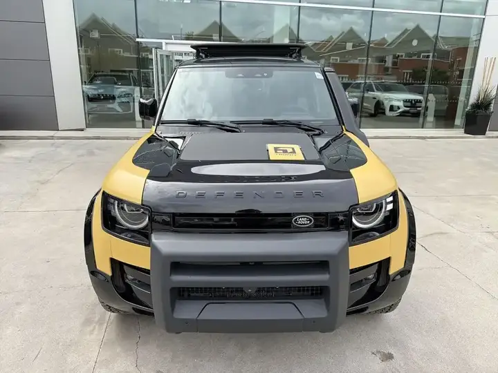 Land Rover Defender 2026 photo 3