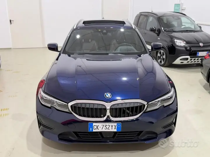 BMW 330E 2022 photo 2