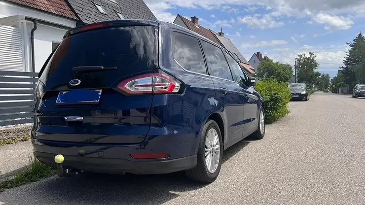 Ford Galaxy 2016 photo 3
