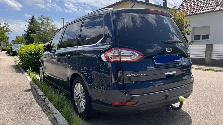 Ford Galaxy 2016 photo 2