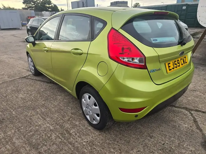 Ford Fiesta 2009 photo 3