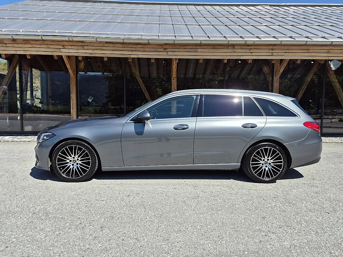 Mercedes-Benz C-Class 2023 photo 2
