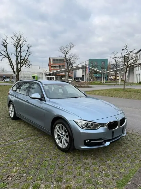 BMW 320I