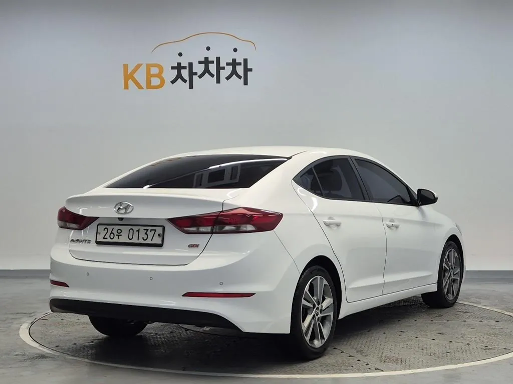 Hyundai Avante 2017 photo 3