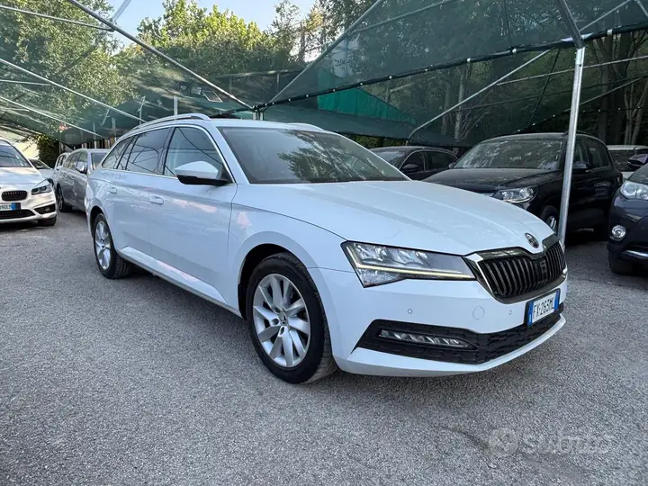 Skoda Superb 2019 photo 3