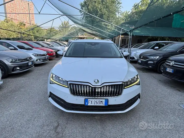 Skoda Superb 2019 photo 2