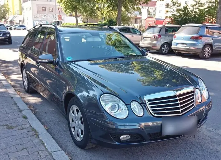 Mercedes-Benz E