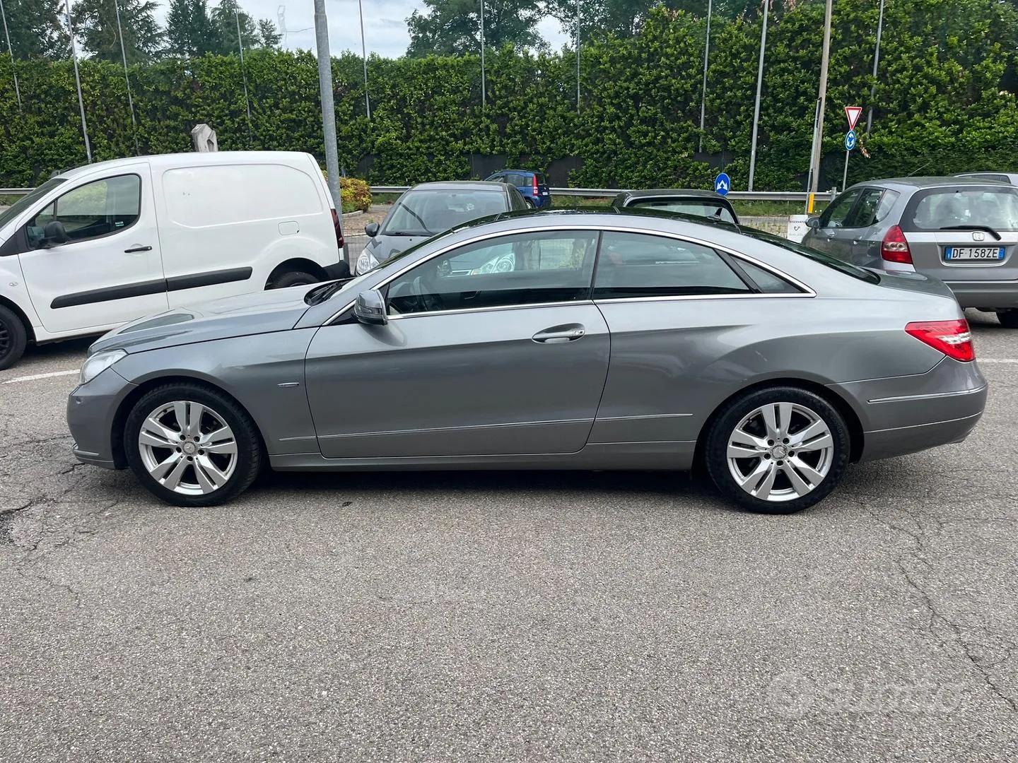 Mercedes-Benz E-Class 2011 photo 5