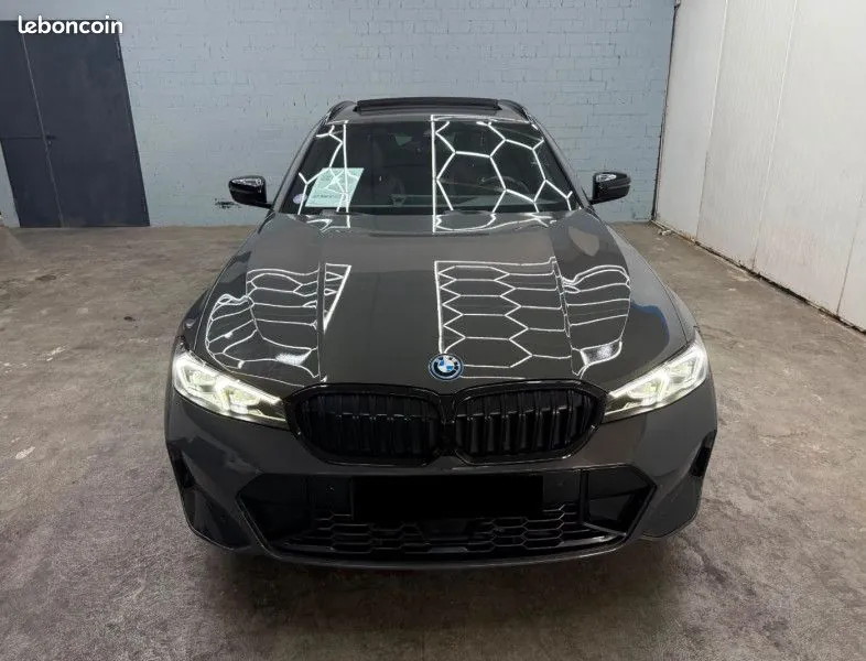 BMW Série 3 2024 photo 4