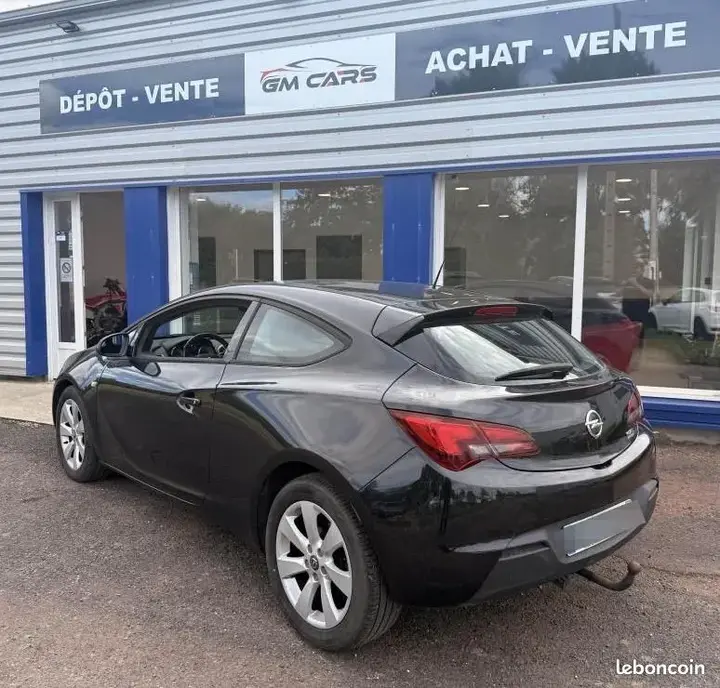 Opel Astra 2013 photo 3