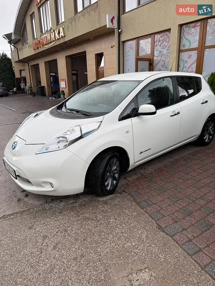 Nissan Leaf 2017 photo 2