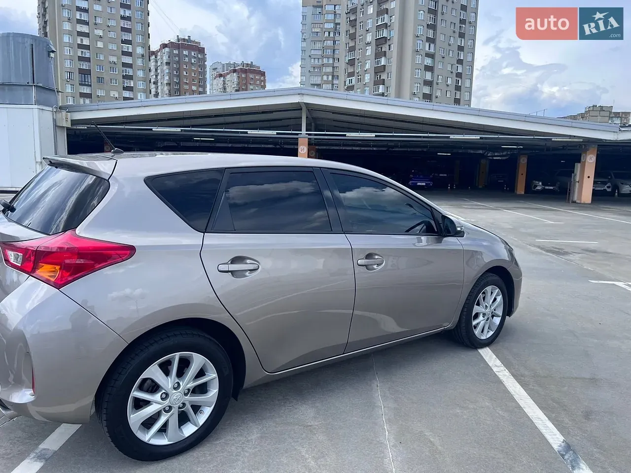 Toyota Auris 2013 photo 5