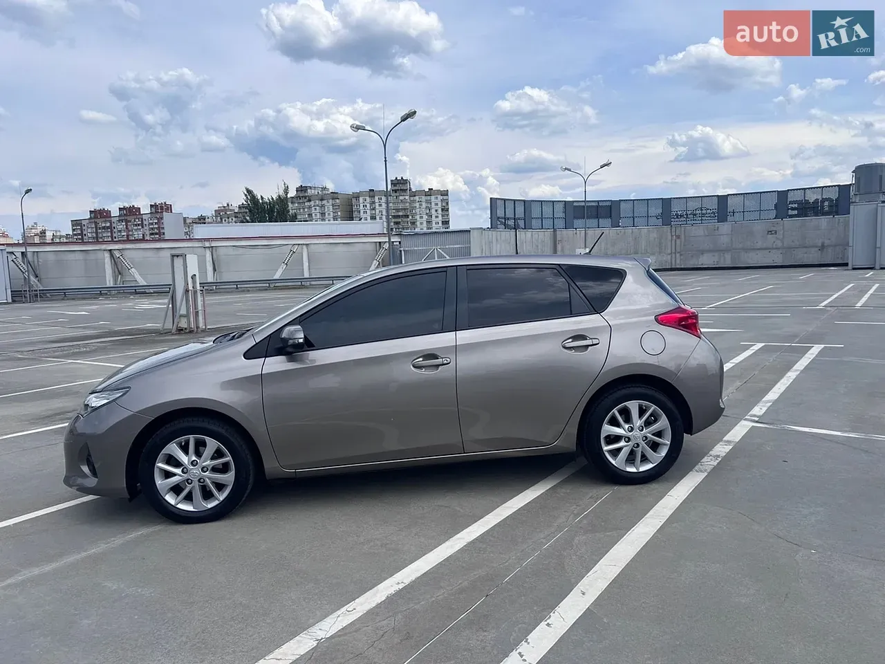 Toyota Auris 2013 photo 4