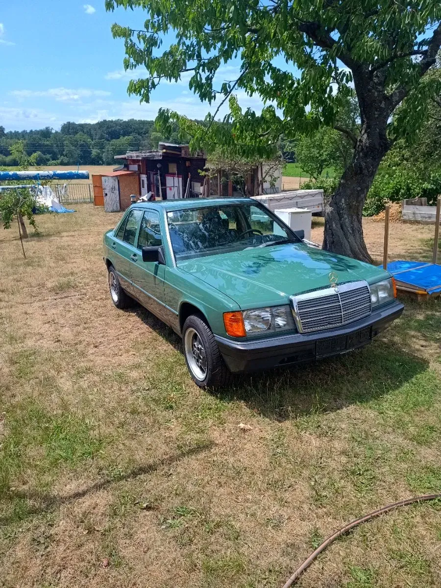 Mercedes-Benz 190 1986 photo 3
