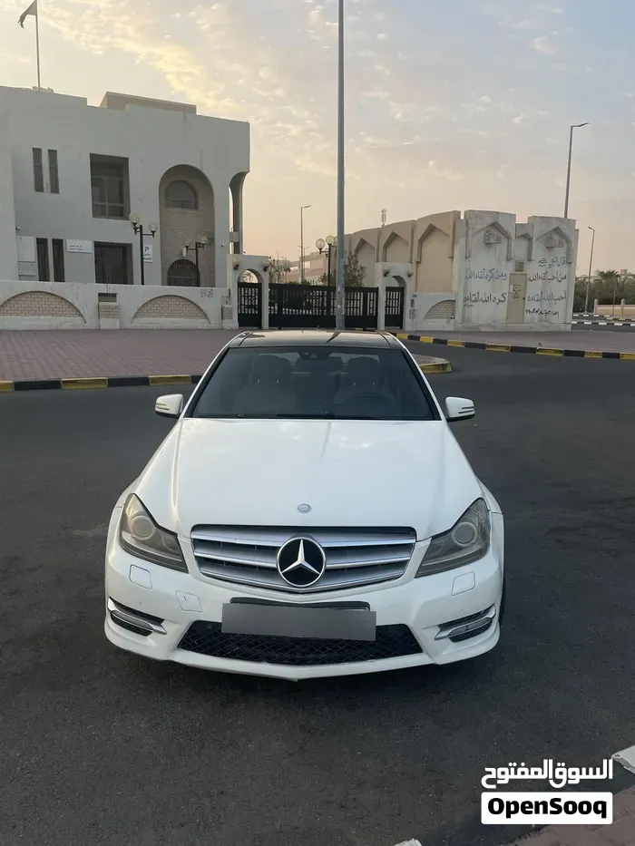 Mercedes-Benz C250 2012 photo 4