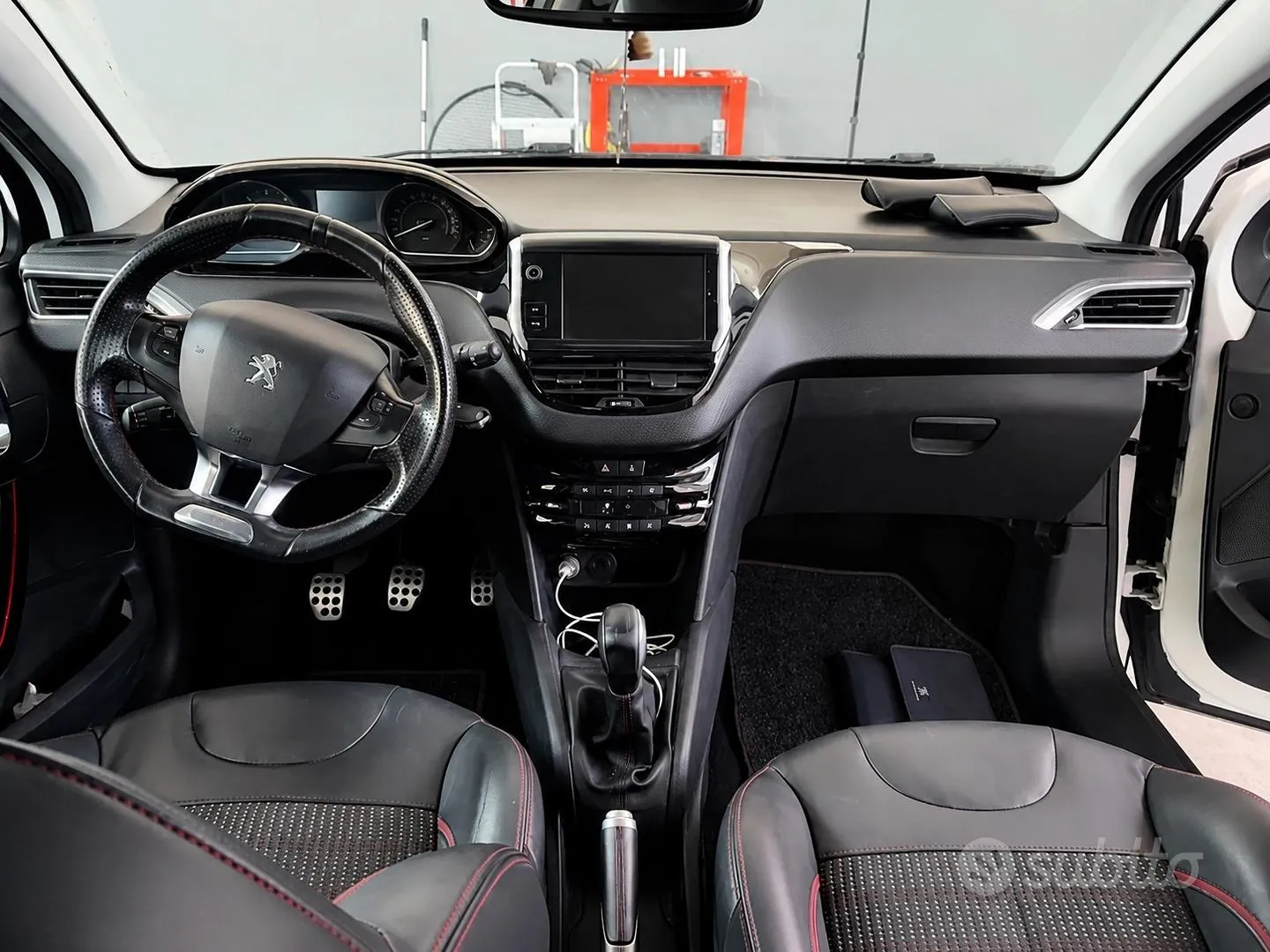 Peugeot 208 2016 photo 4