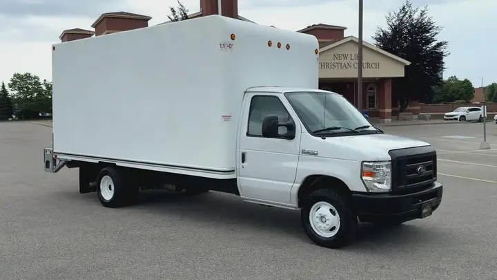 Ford E-450 2022 photo 3