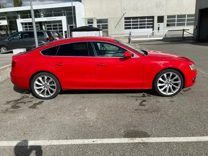 Audi A5 2011 photo 2