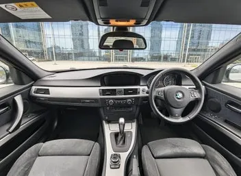 BMW 320I 2009 photo 3