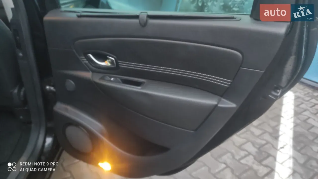 Renault Scenic 2010 photo 3