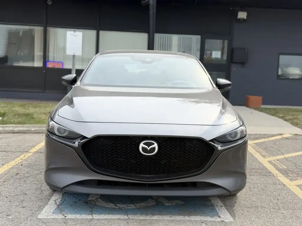 Mazda 3 2023 photo 2