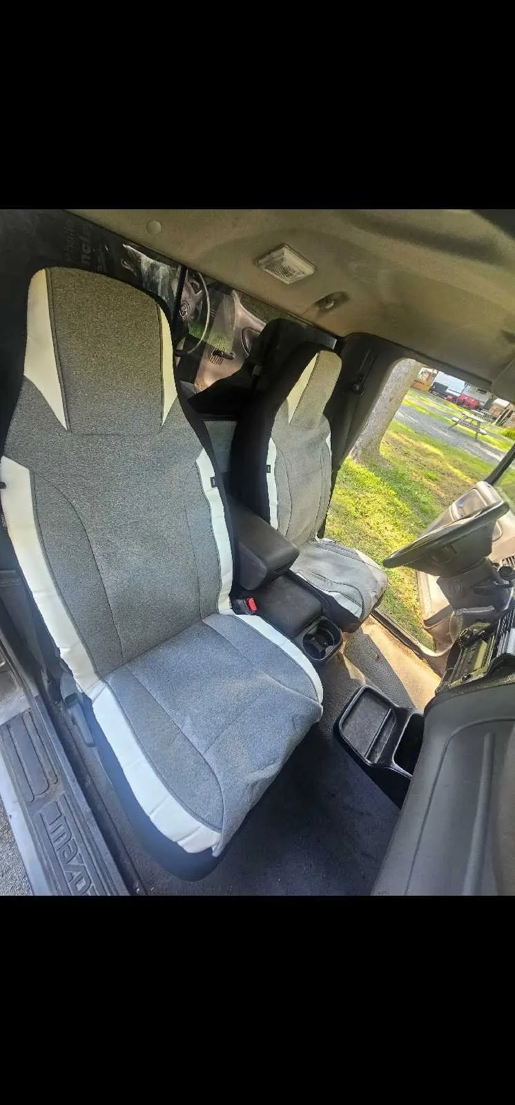Mazda B2300 2010 photo 5