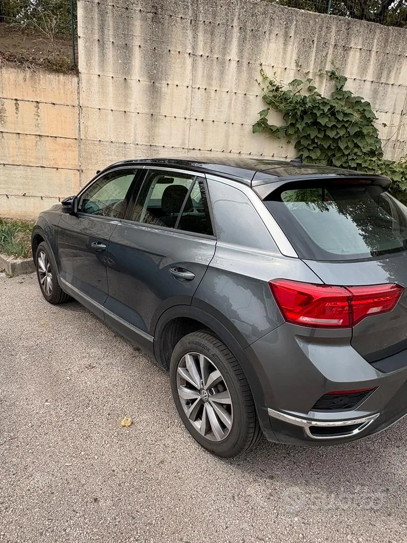 Volkswagen T-Roc 2020 photo 2