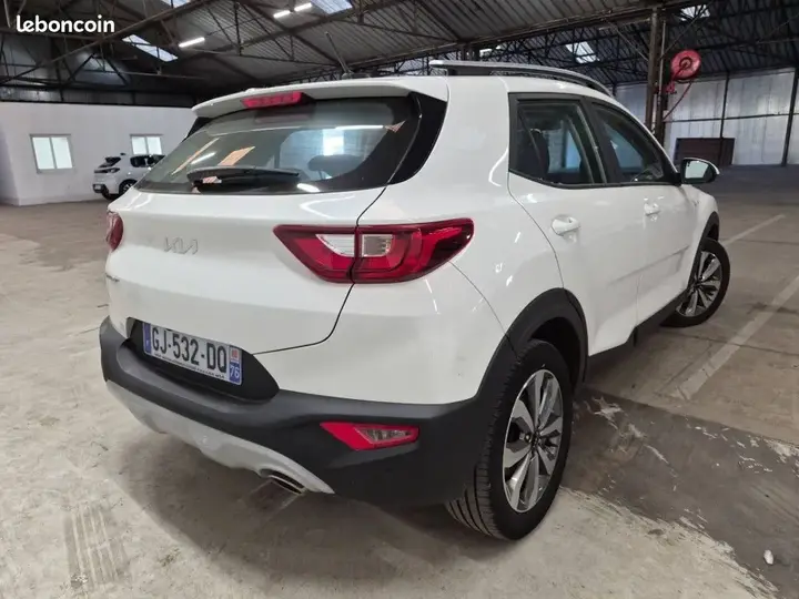 Kia Stonic 2022 photo 3