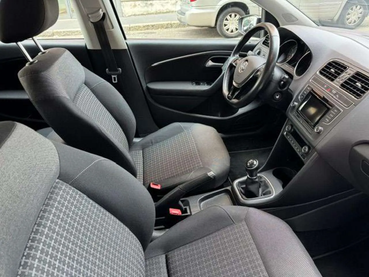 Volkswagen Polo 2015 photo 3
