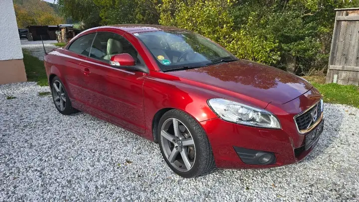 Volvo C70 2011 photo 2