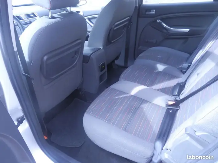 Ford C-Max 2010 photo 3