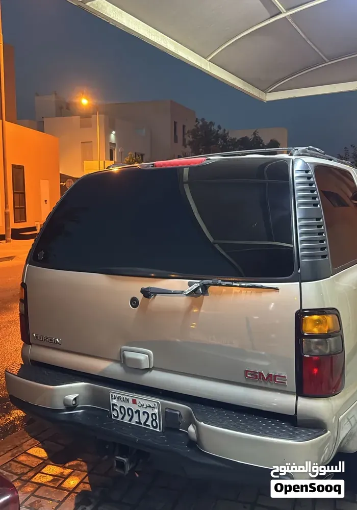GMC Yukon Denali 2005 photo 4