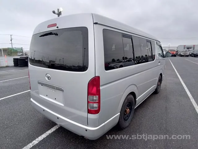 Toyota Hiace 2008 photo 4