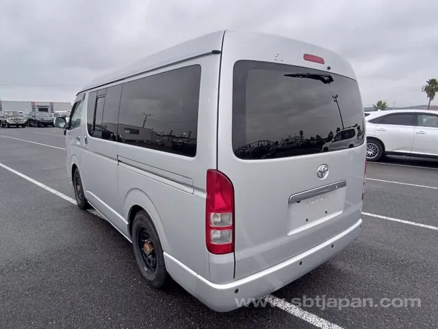 Toyota Hiace 2008 photo 3